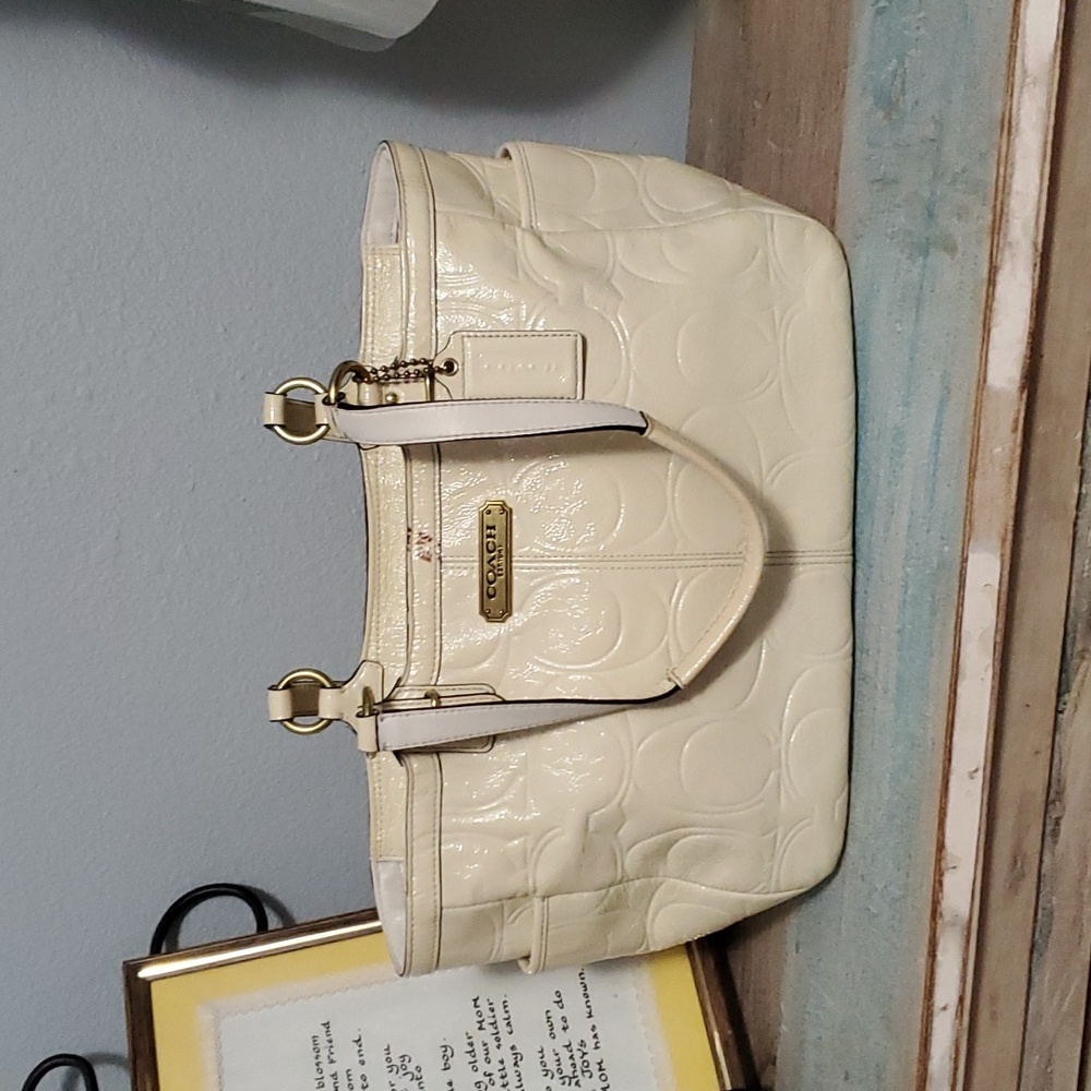 Coach classic C creme vinyl tote with zip closure
